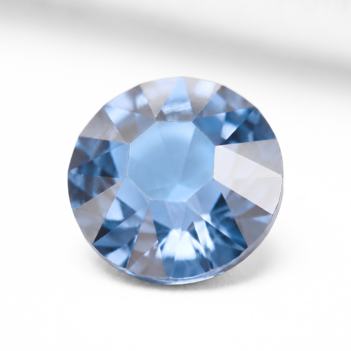 Light Sapphire Satin – jasnoniebieskie cyrkonie szklane