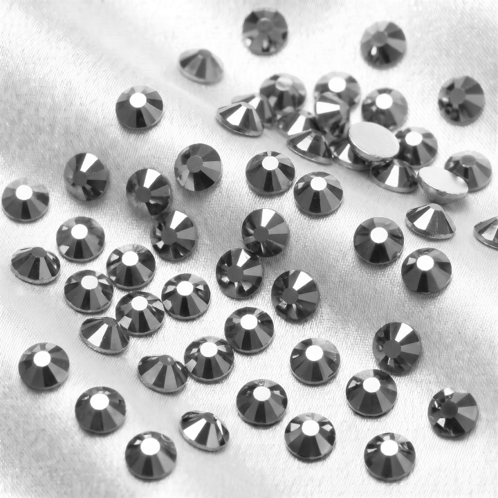 Hematite – grafitowe metaliczne cyrkonie szklane | Crystal AB